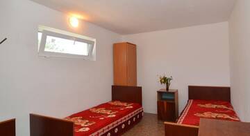 Фото номера Трехместный номер с видом на горы Гостиница Guest House Lastochka г. Песчаное 3