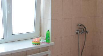 Фото номера Трехместный номер с видом на горы Гостиница Guest House Lastochka г. Песчаное 5