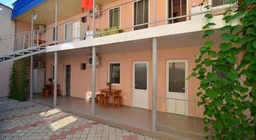 Фото номера Двухместный номер Делюкс с 1 кроватью и душем Гостиница Guest House Lastochka г. Песчаное 2