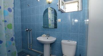 Фото номера Улучшенный двухместный номер с 2 отдельными кроватями Гостевой дом Inn Fortuna г. Песчаное 3